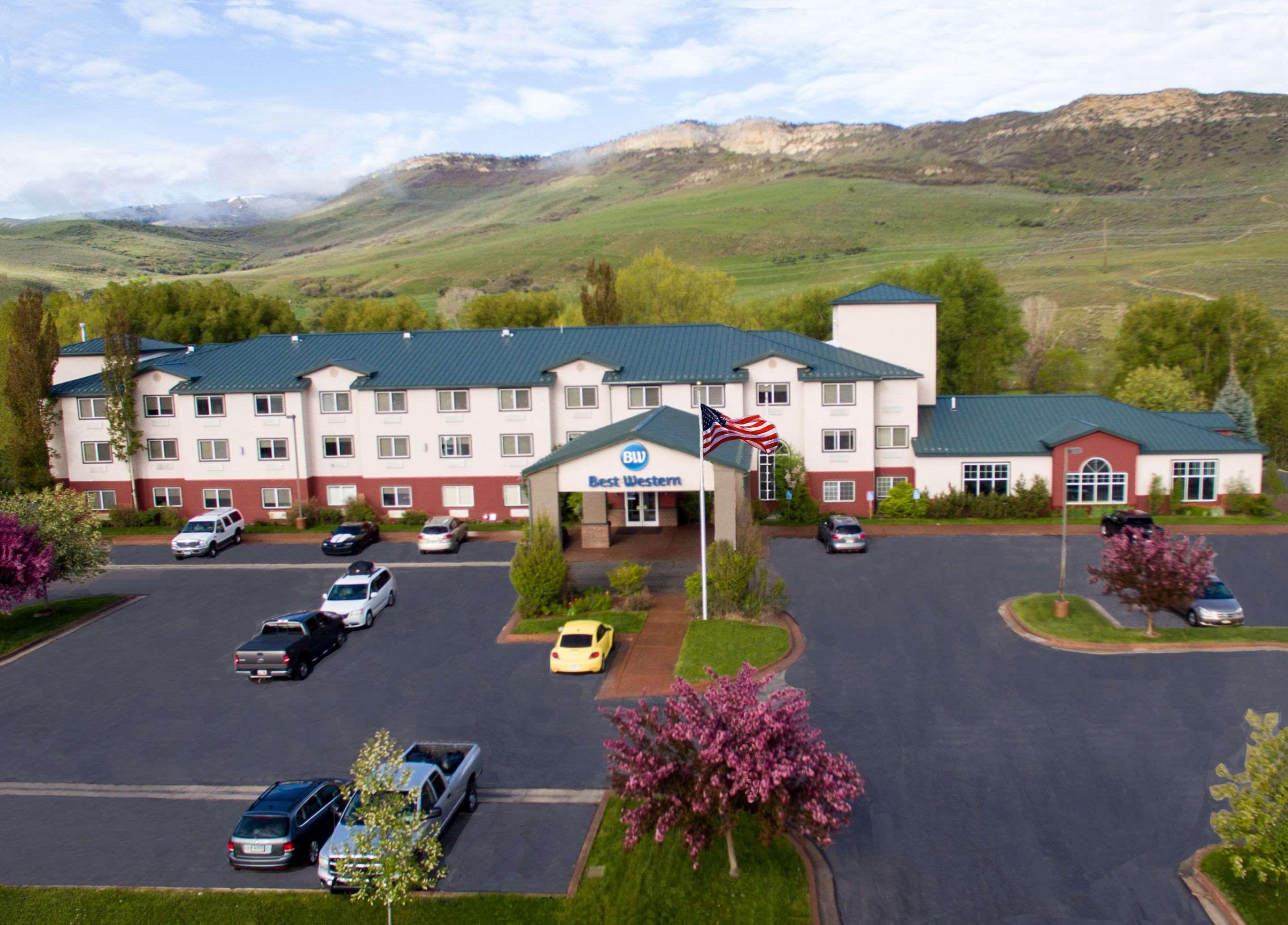 Best Western Holiday Hills Coalville Екстер'єр фото