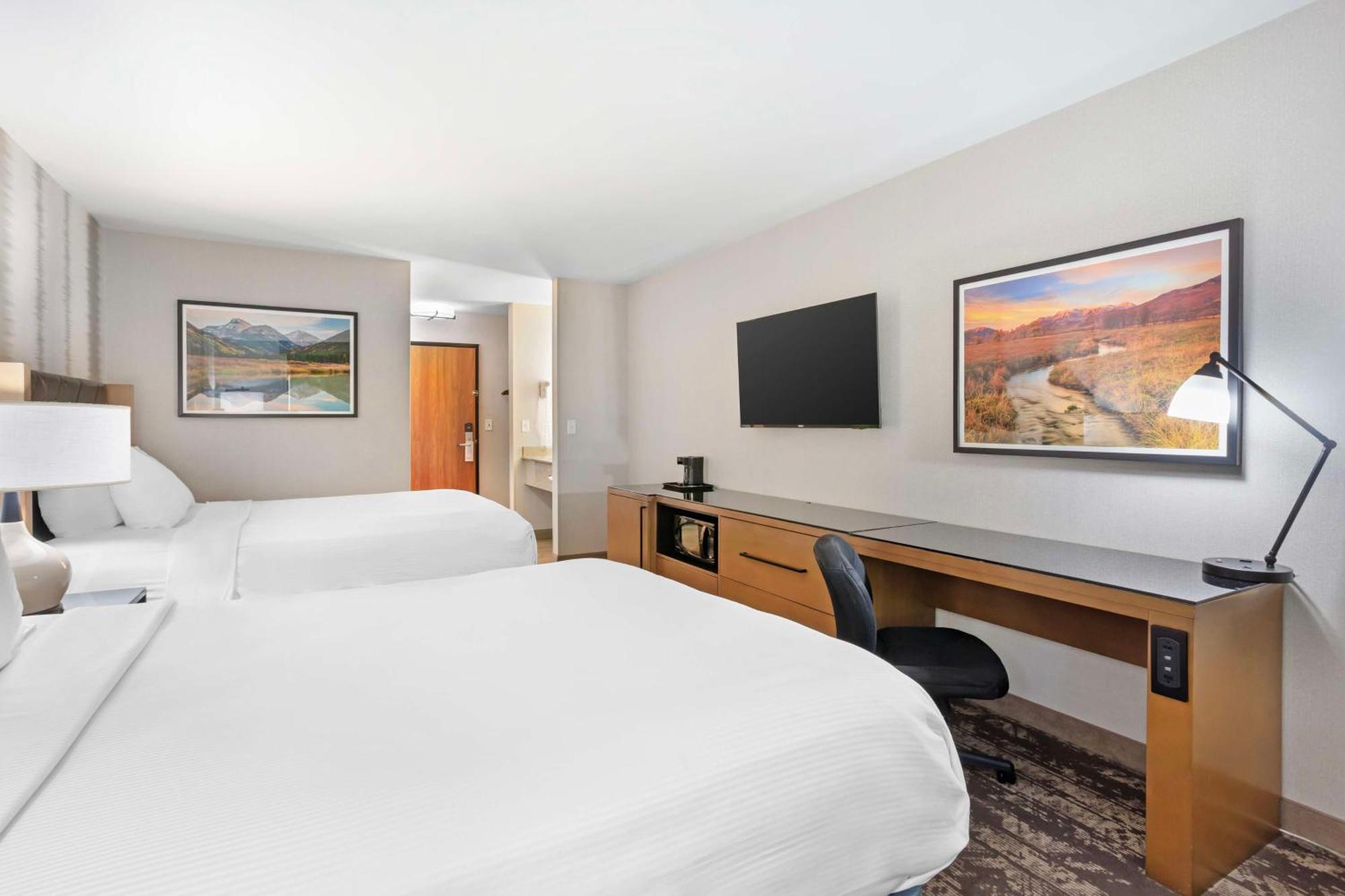 Best Western Holiday Hills Coalville Екстер'єр фото