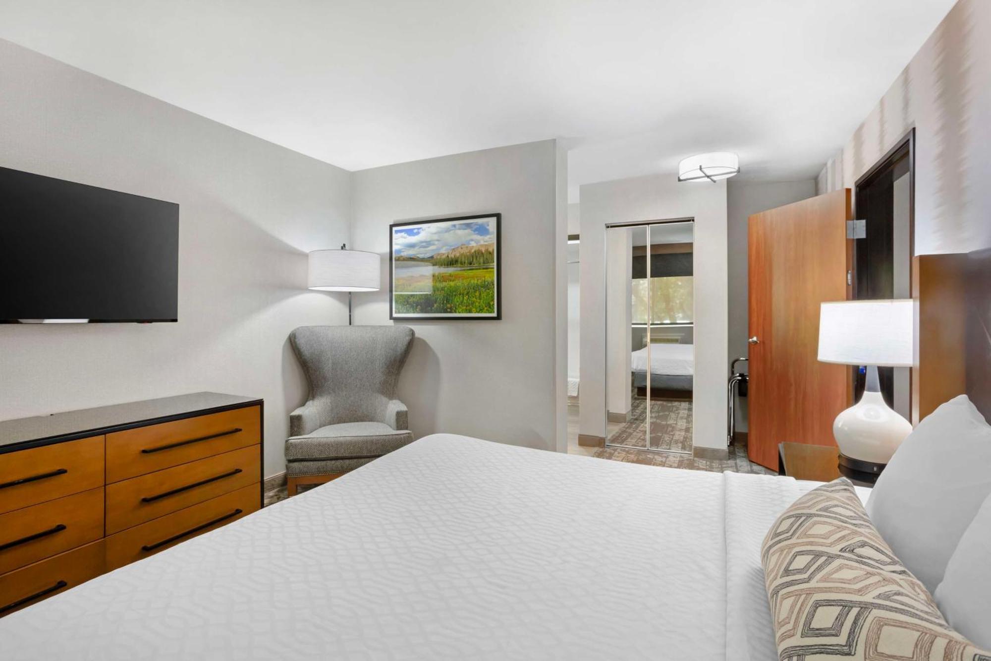 Best Western Holiday Hills Coalville Екстер'єр фото