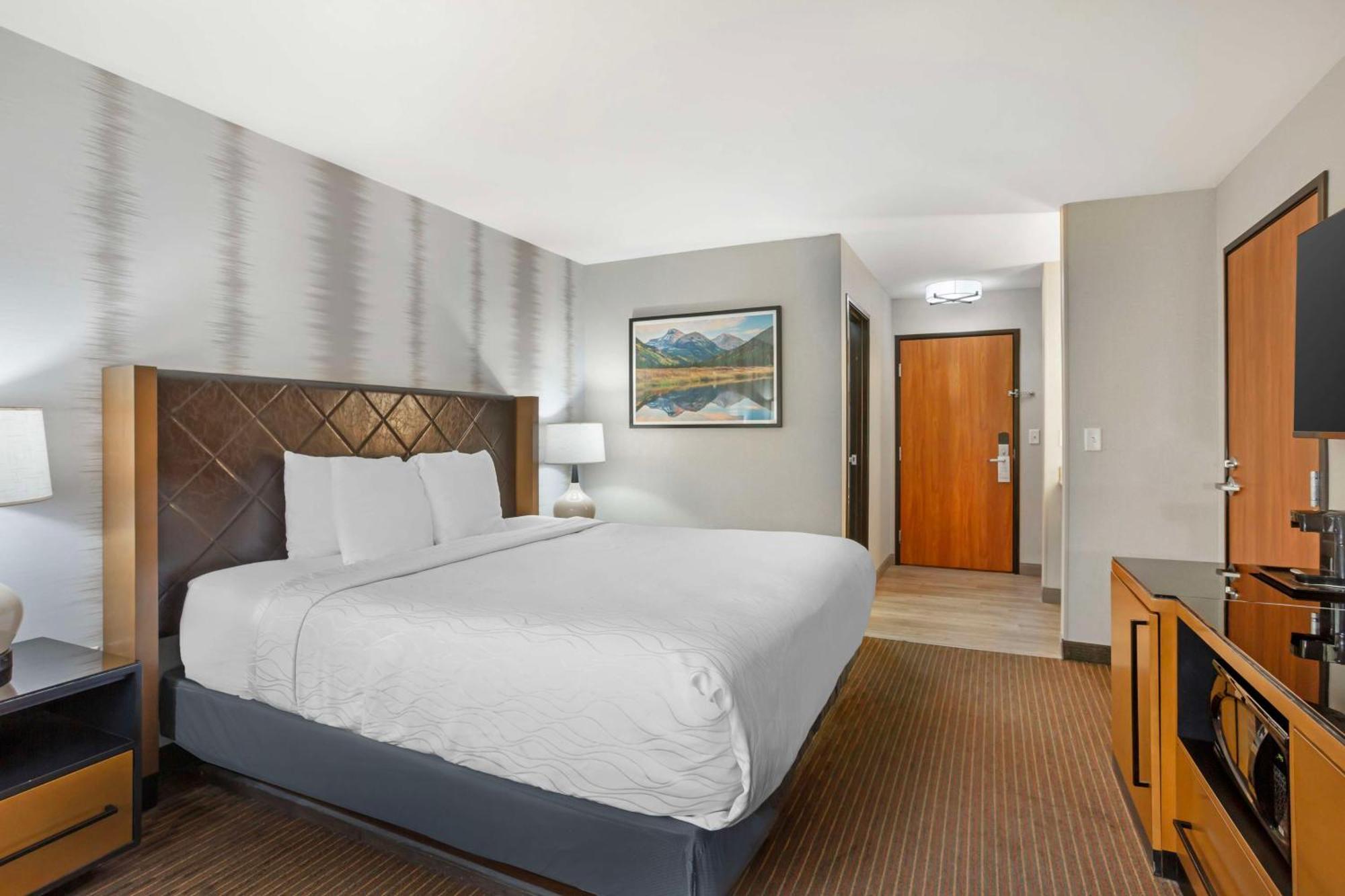 Best Western Holiday Hills Coalville Екстер'єр фото