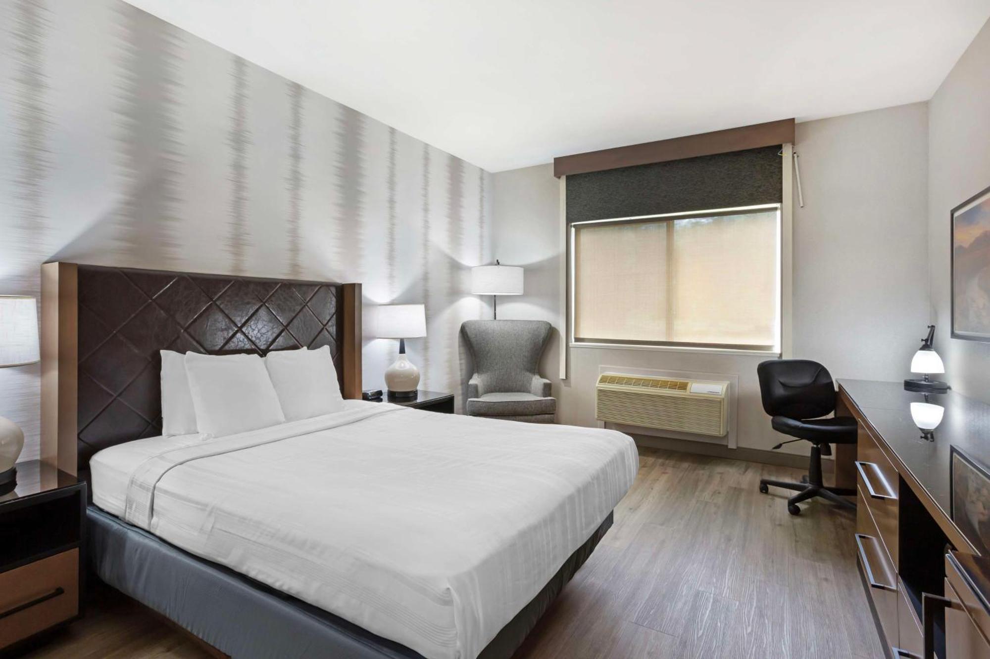 Best Western Holiday Hills Coalville Екстер'єр фото