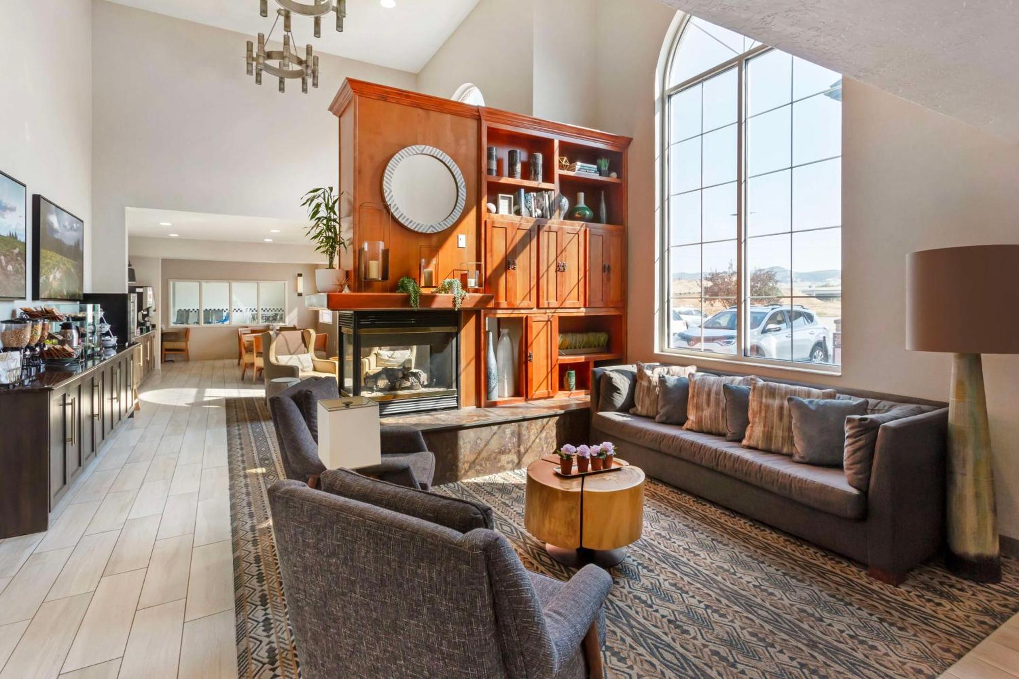 Best Western Holiday Hills Coalville Екстер'єр фото