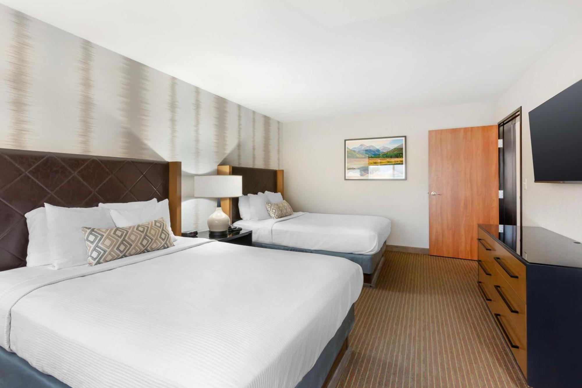 Best Western Holiday Hills Coalville Екстер'єр фото